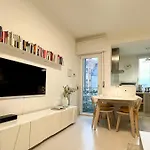 Grado Luxury Design Station Mediolan
