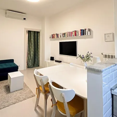 Grado Luxury Design Station Mediolan